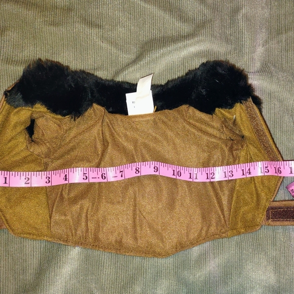 Fur trimmed dog coat - Picture 4 of 8